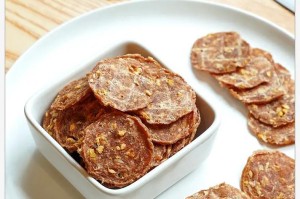 泰迪小狗的适宜零食选择（了解泰迪小狗可食用的零食种类与注意事项）